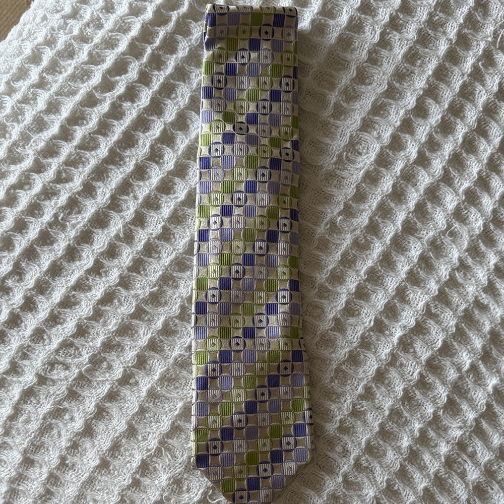 CLOSET CLOSING DOWN Vintage Hugo Boss silk tie